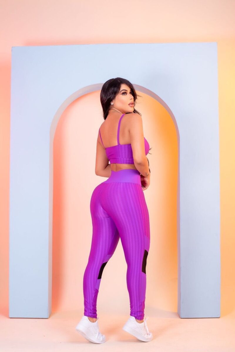 CONJ CALÇA  POLIAMIDA LISO COM CIRRE  3D DETALHE EM TELA NO JUELHO - Image 3