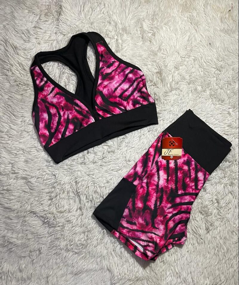 CONJ PLUS SIZE ESTAMPA DIGITAL COM SUPLEX TOP SEM BOJO