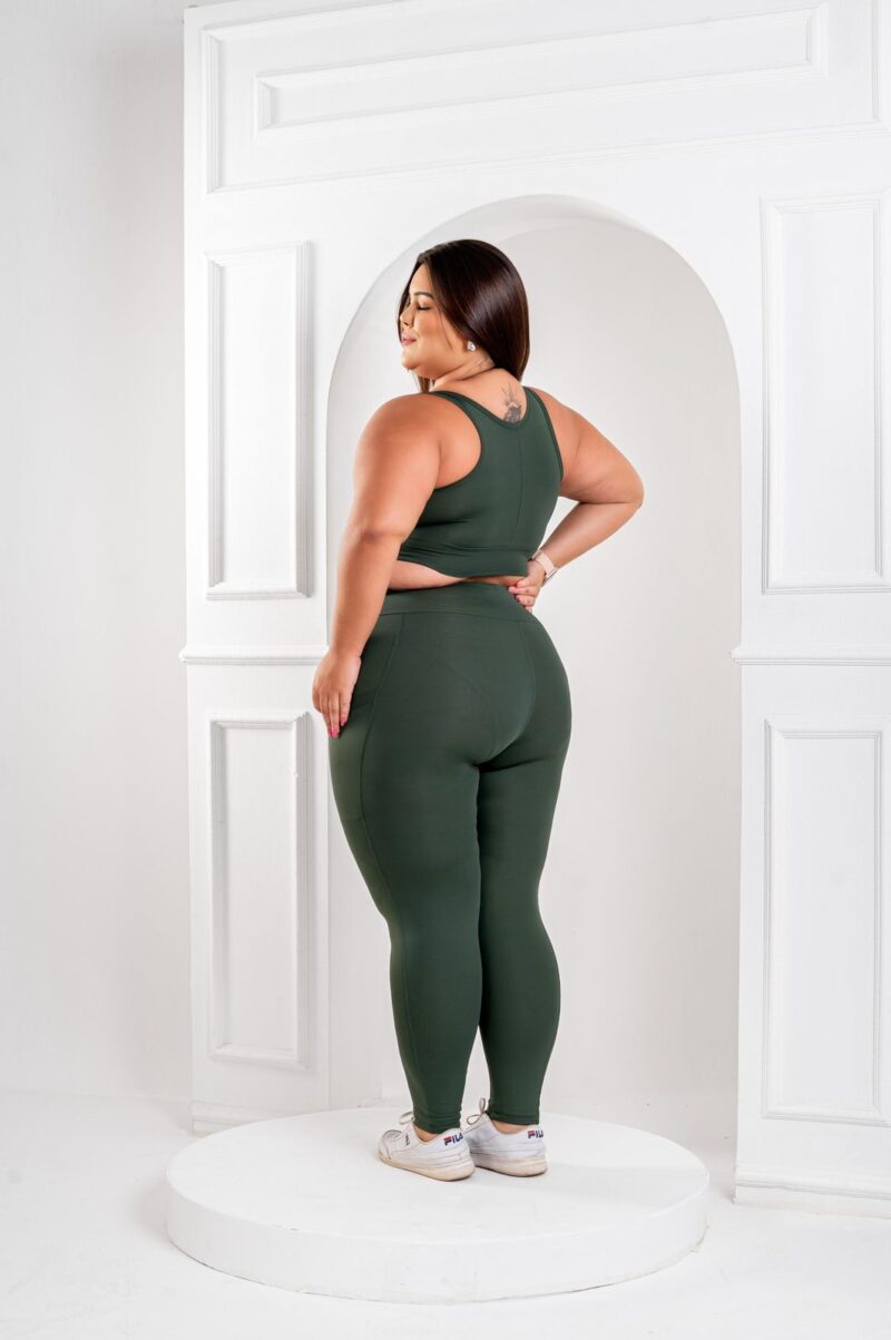 CONJUNTO CALÇA POLIAMIDA COM BOLSO LATERAL TOP COM BOJO ALÇA GROSSA PLUS SIZE - Imagem 2
