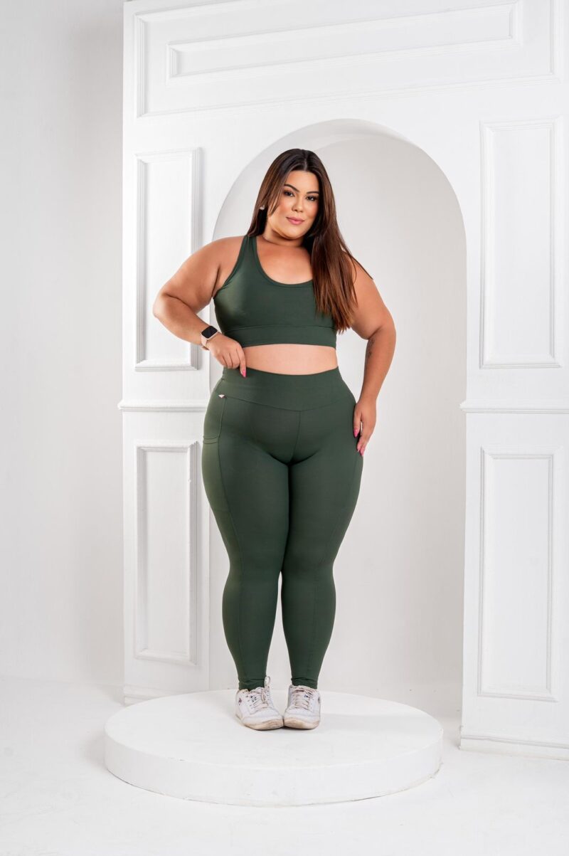 CONJUNTO CALÇA POLIAMIDA COM BOLSO LATERAL TOP COM BOJO ALÇA GROSSA PLUS SIZE