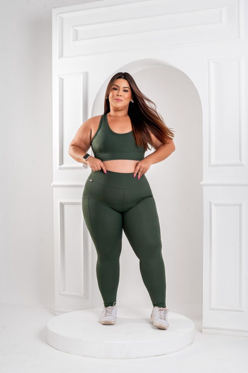 CONJUNTO CALÇA POLIAMIDA COM BOLSO LATERAL TOP COM BOJO ALÇA GROSSA PLUS SIZE - Imagem 3