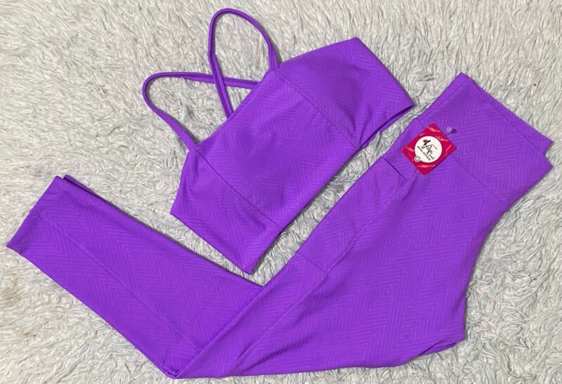 CONJUNTO CALÇA JAQUARD FORRADO COM BOLSO LATERAL MAIS TOP COM BOJO