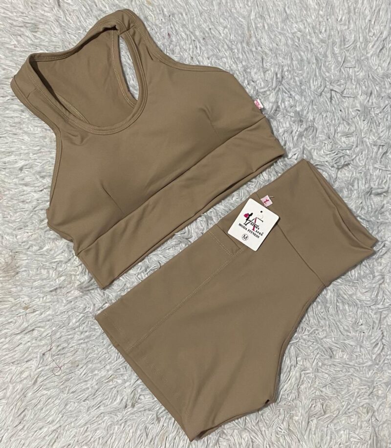 CONJUNTO SHORT POLIAMIDA COM BOLSO NAS LATERAIS TOP COM BOJO