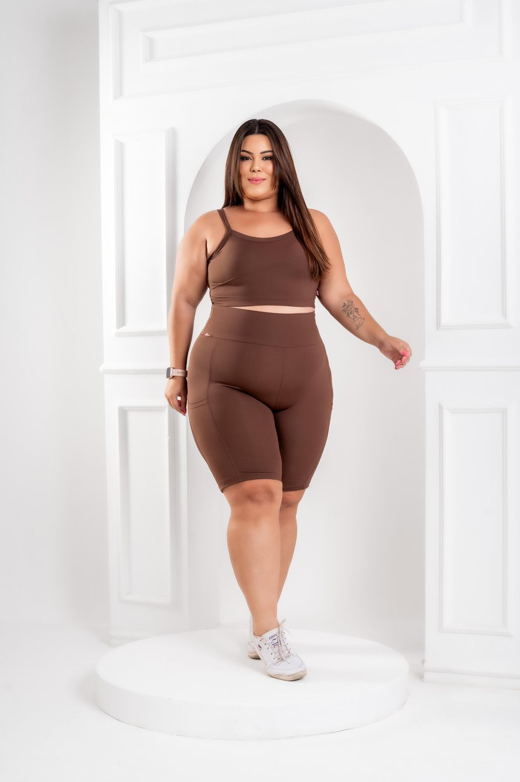 CONJUNTO SHORT POLIAMIDA COM BOLSO NAS LATERAIS TOP COM BOJO EXTRA GG - Imagem 4