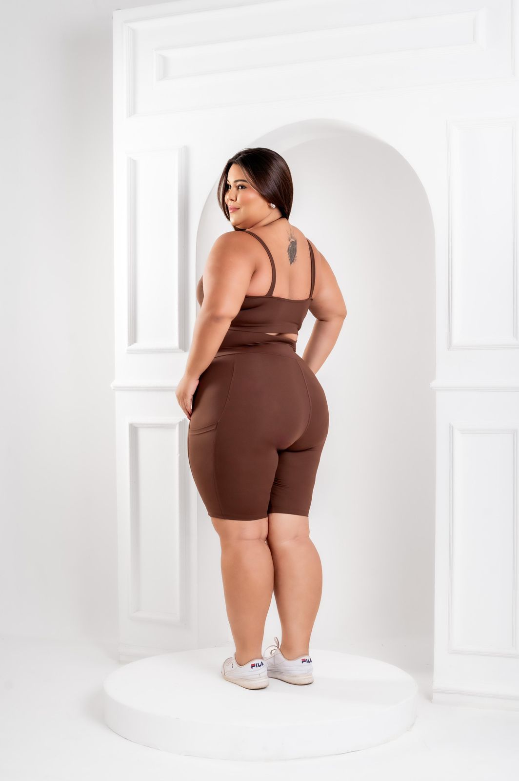 CONJUNTO SHORT POLIAMIDA COM BOLSO NAS LATERAIS TOP COM BOJO EXTRA GG - Imagem 2