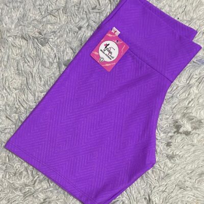 SHORT CURTO BASICO JAQUARD