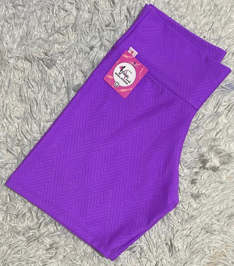 SHORT CURTO BASICO JAQUARD