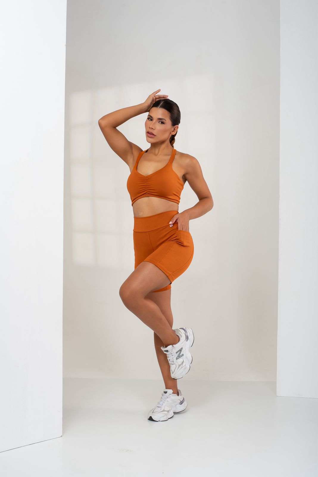 CONJUNTO SHORT POLIAMIDA CANELADO KRYPTO COM BOLSO NAS LATERAIS TOP COM BOJO ARGOLA COSTA - Imagem 3