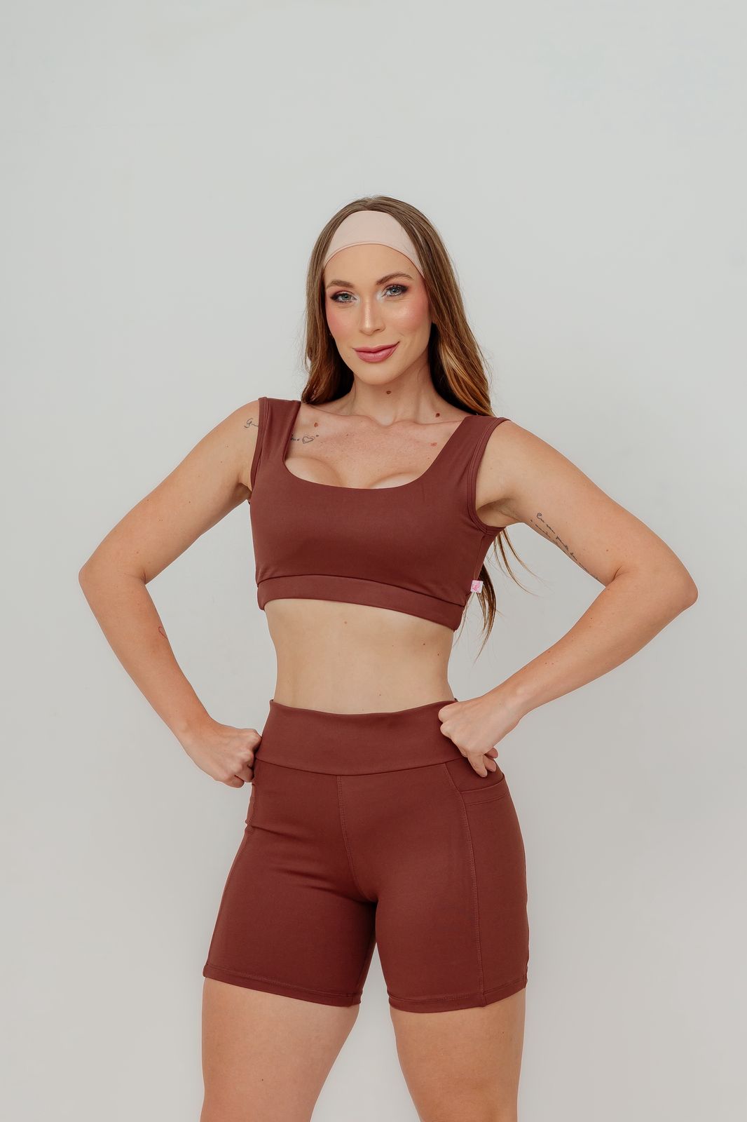 CONJUNTO SHORT POLIAMIDA COM BOLSO NAS LATERAIS ZERO TRANSPARENCIA MAX POWER TOP COM ALÇA LARGA
