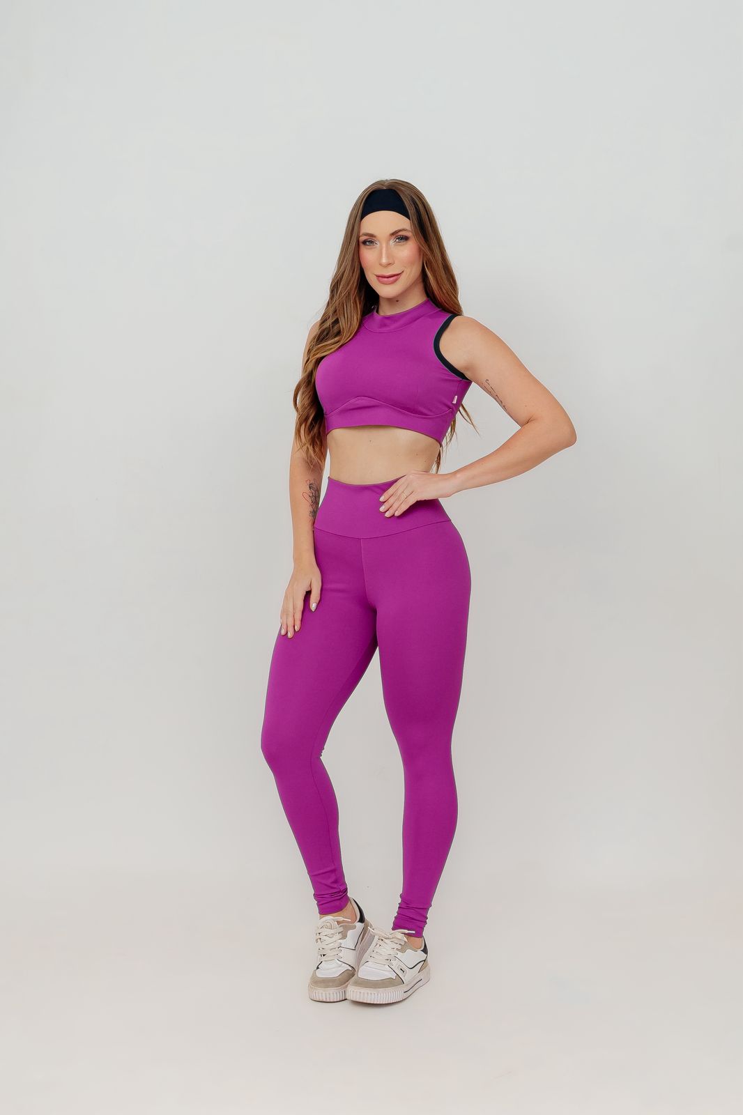 CONJUNTO DE CALÇA POLIAMIDA BOLSO PALA COM TOP GOLA ALTA